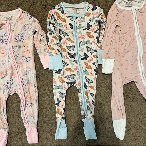 Three Caden Lane Convertible Sleepers - Picture 3 of 5